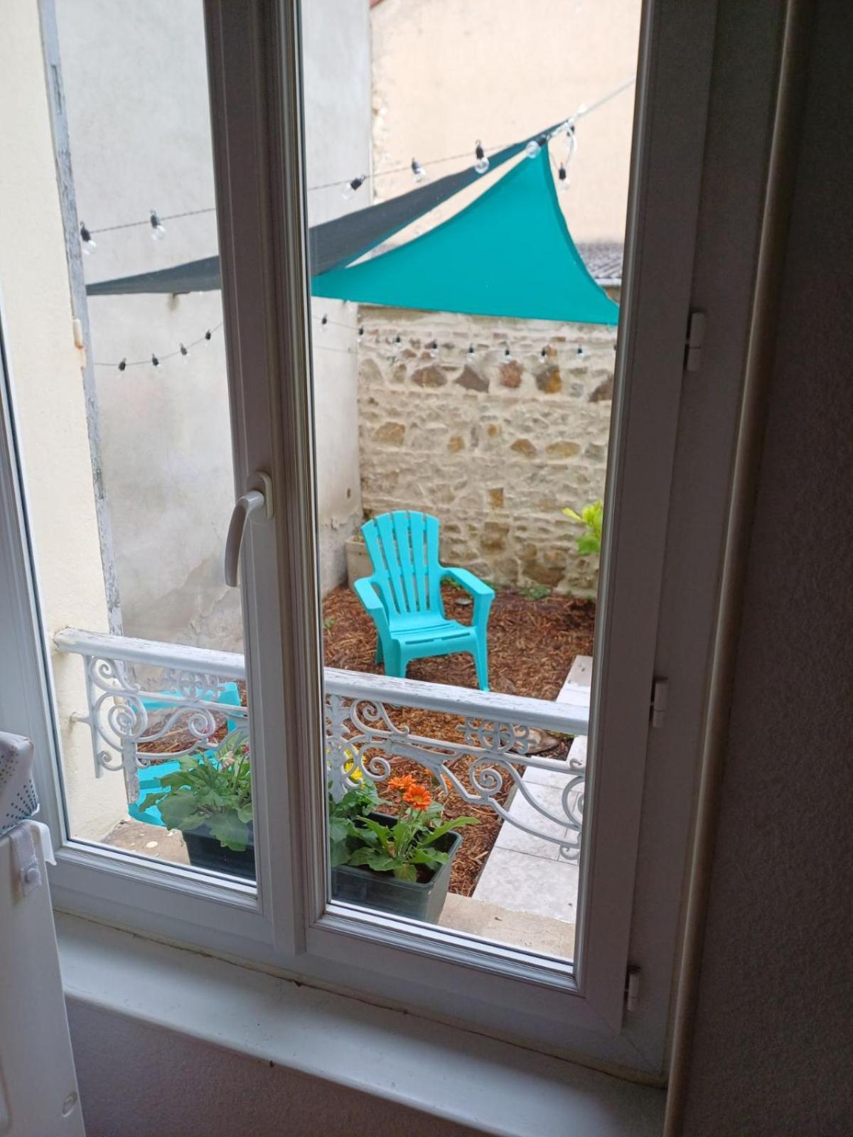 Apartment Bel Equipe! Proche Des Parcs, Avec Sa Cour Privative Et Sa Place De Parking Securisee A 450 M Du Vichy